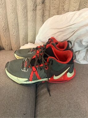 Nike Men's Black, Red and White Athletic Basketball Shoes